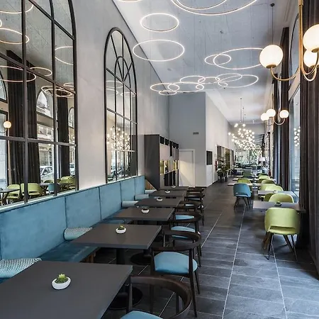 Intelier Victoria Hotel