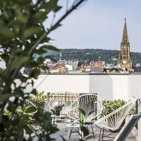 Intelier Victoria Hotel