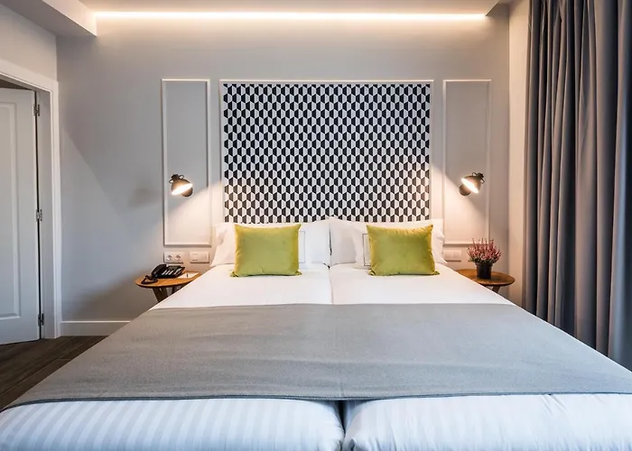 酒店 Intelier Victoria 2*