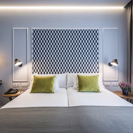 Intelier Victoria Hotel 2*