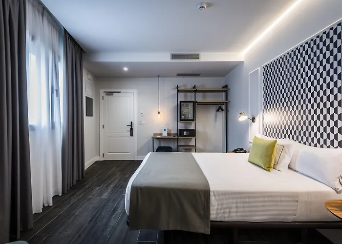 Intelier Victoria Hotel 2*